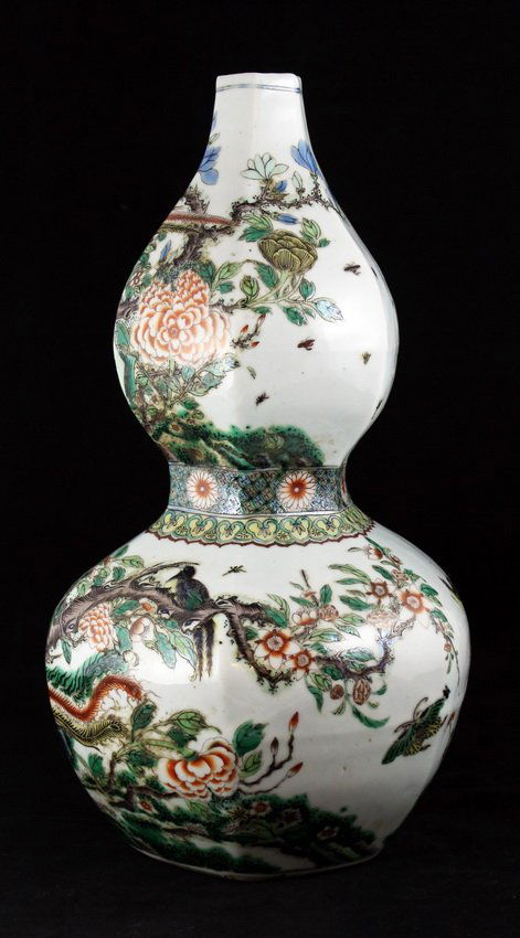 CHINESE FAMILLE VERTE PORCELAIN VASE IN DOUBLE GOURD (1 of 9)