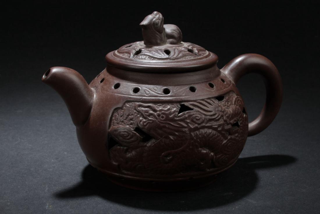 An Estate Chinese Tea Pot Display (1 of 6)