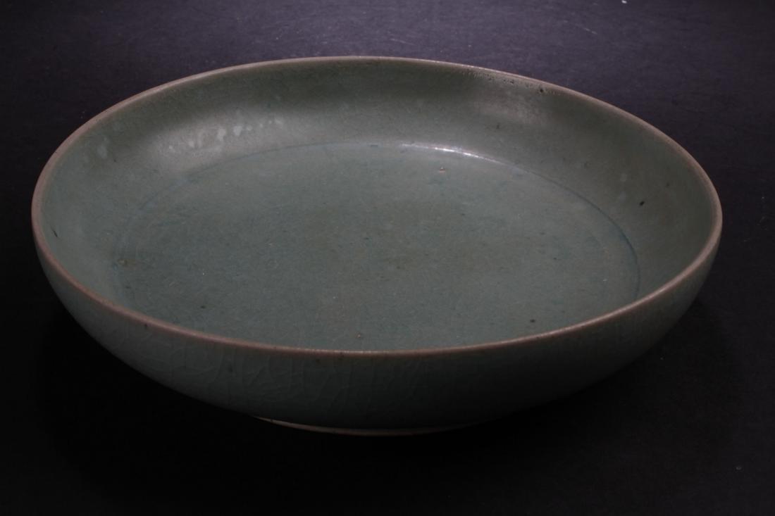 A Plain-style Chinese Porcelain Plate Display (1 of 9)