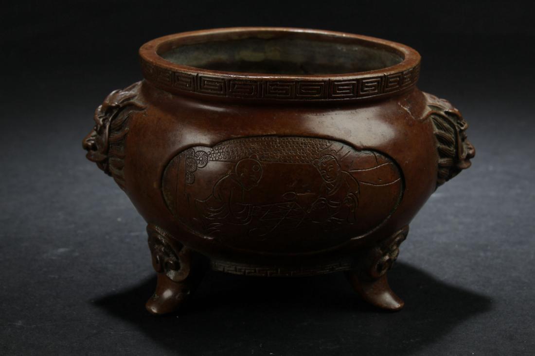 A Chinese Windowed Story-telling Estate Censer Display: A Chinese Windowed Story-telling Estate Censer Display . Length: 3 (inch). Opening Diameter: 3.5 (inch).