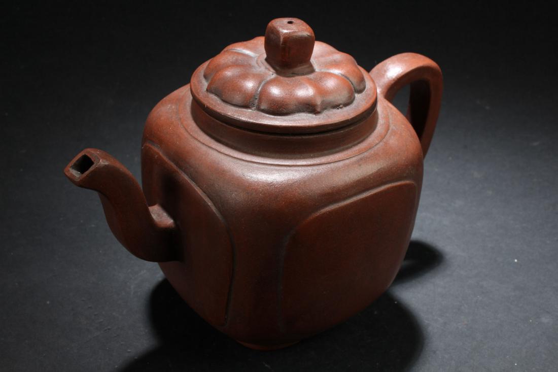 An Estate Chinese Plain-fortune Tea Pot Display (1 of 6)