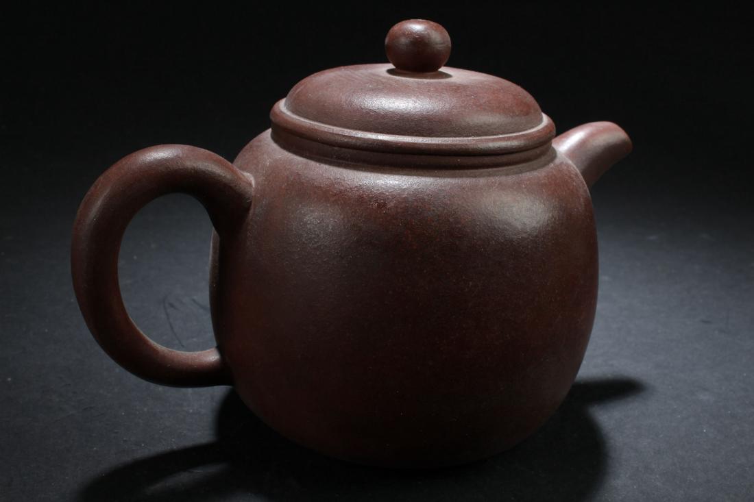 An Estate Chinese Tea Pot Display (1 of 7)