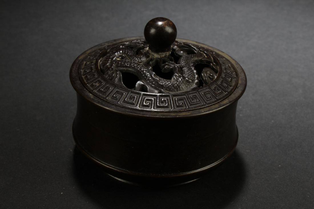 A Chinese Lidded Censer Display (1 of 5)