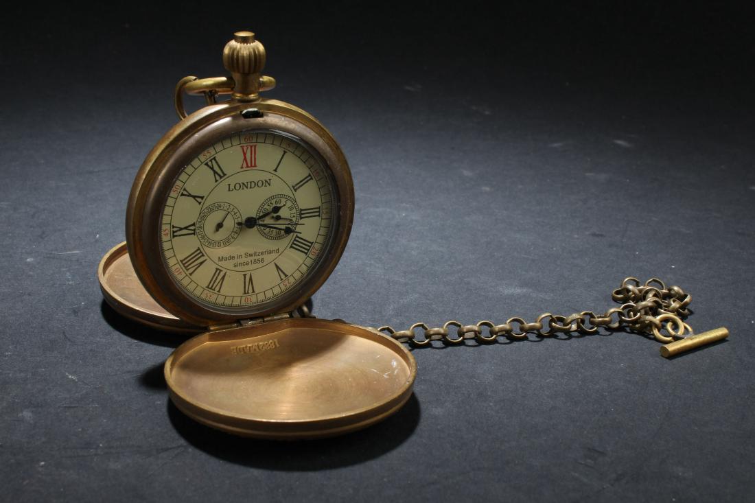 An Estate Pocket-watch Decorating Display (1 of 6)