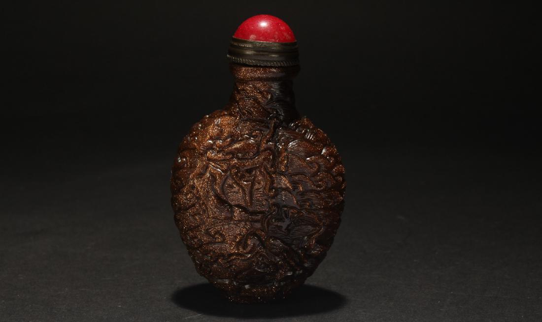 A Chinese Overlay Estate Snuff Bottle Display (1 of 7)