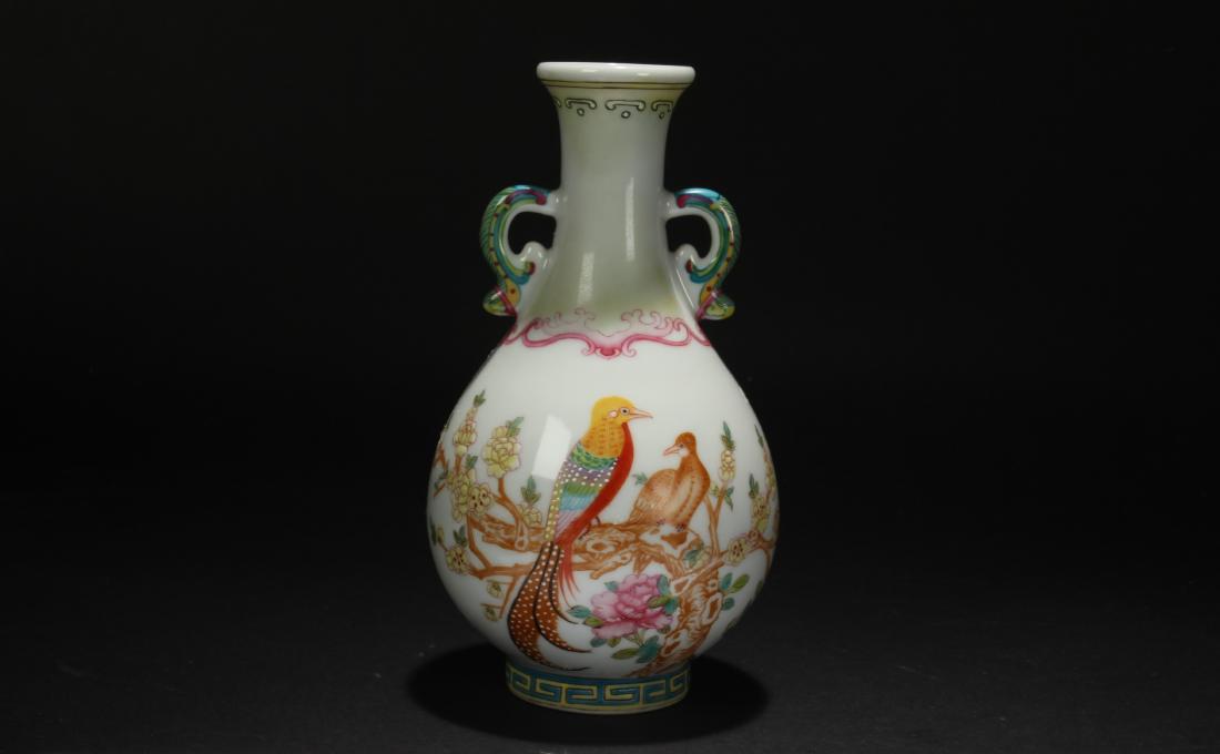 A Chinese Duo-handled Nature-sceen Estate Porcelain (1 of 6)