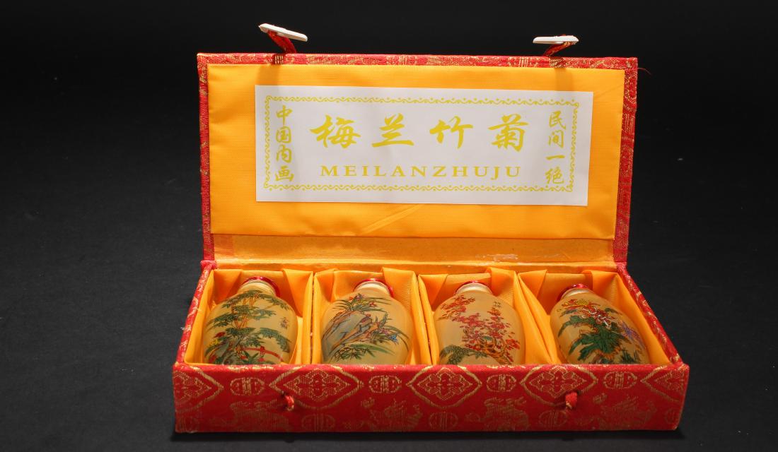 A Chinese Snuff Bottle Collection Display (1 of 5)