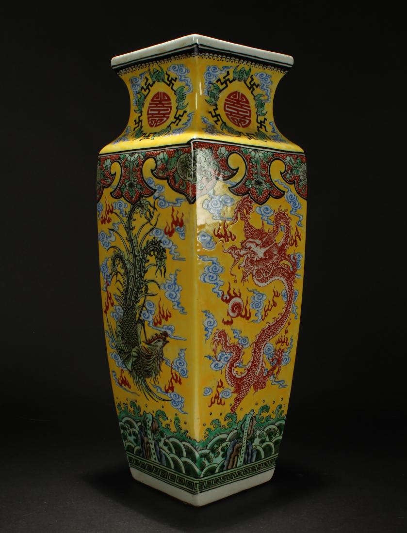 A Chinese Longlife-symbol Dragon-decorating Porcelain (1 of 5)