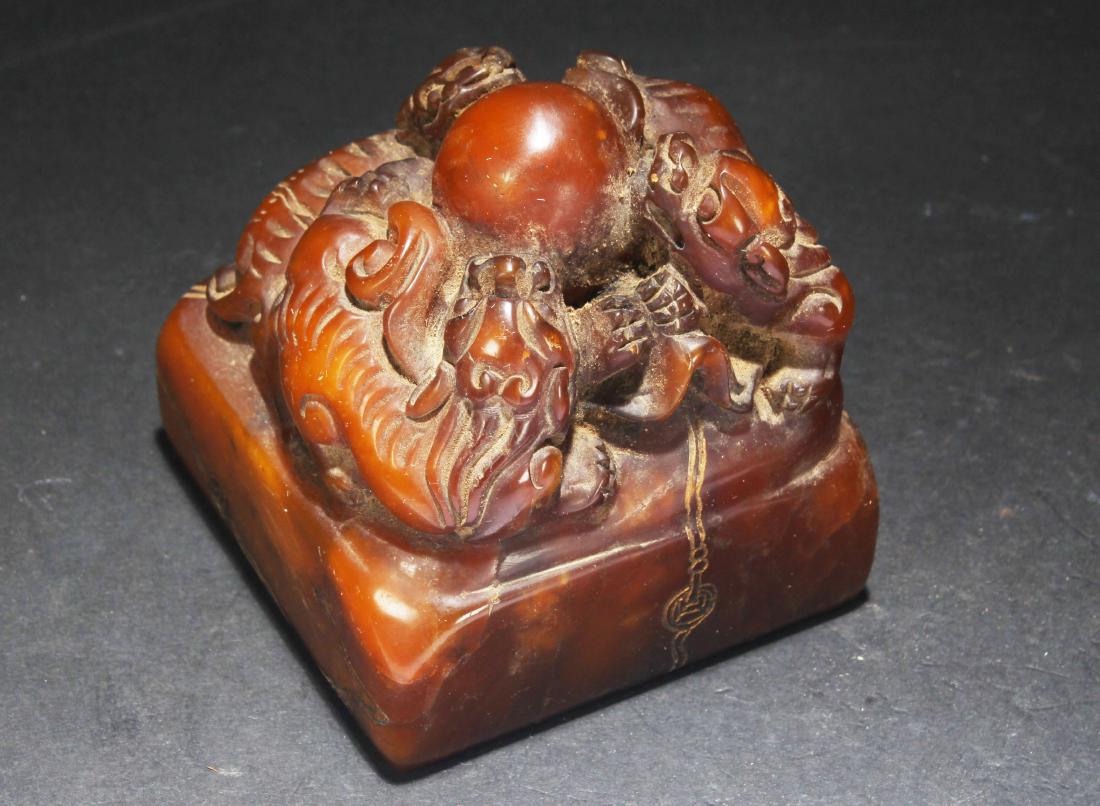A Chinese Duo-beast Estate Soapstone Seal: A Chinese Duo-beast Estate Soapstone Seal . Height: 3.25 (inch). Length: 3.25 (inch). Width: 3.25 (inch).