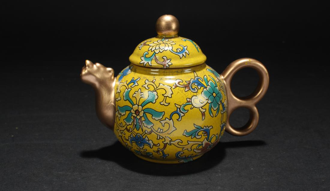 A Chinese Lidded Cloisonne Estate Tea Pot Display (1 of 6)