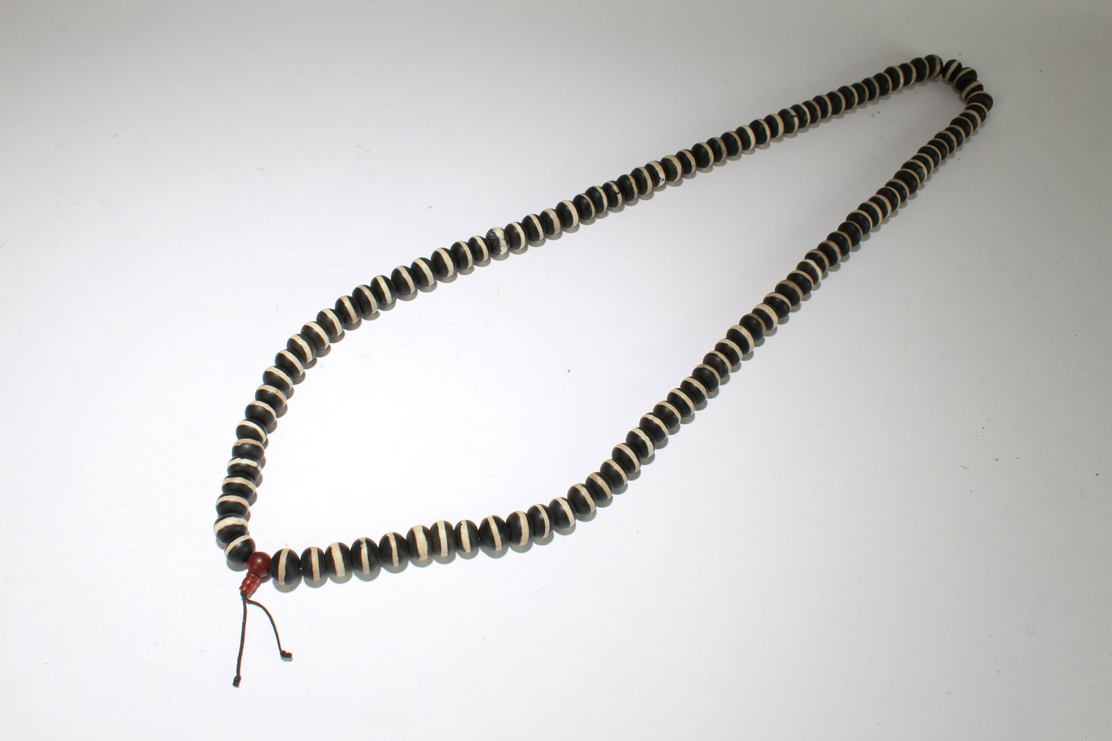 An Estate Religious Tibetan Beaded Necklace (1 of 3)