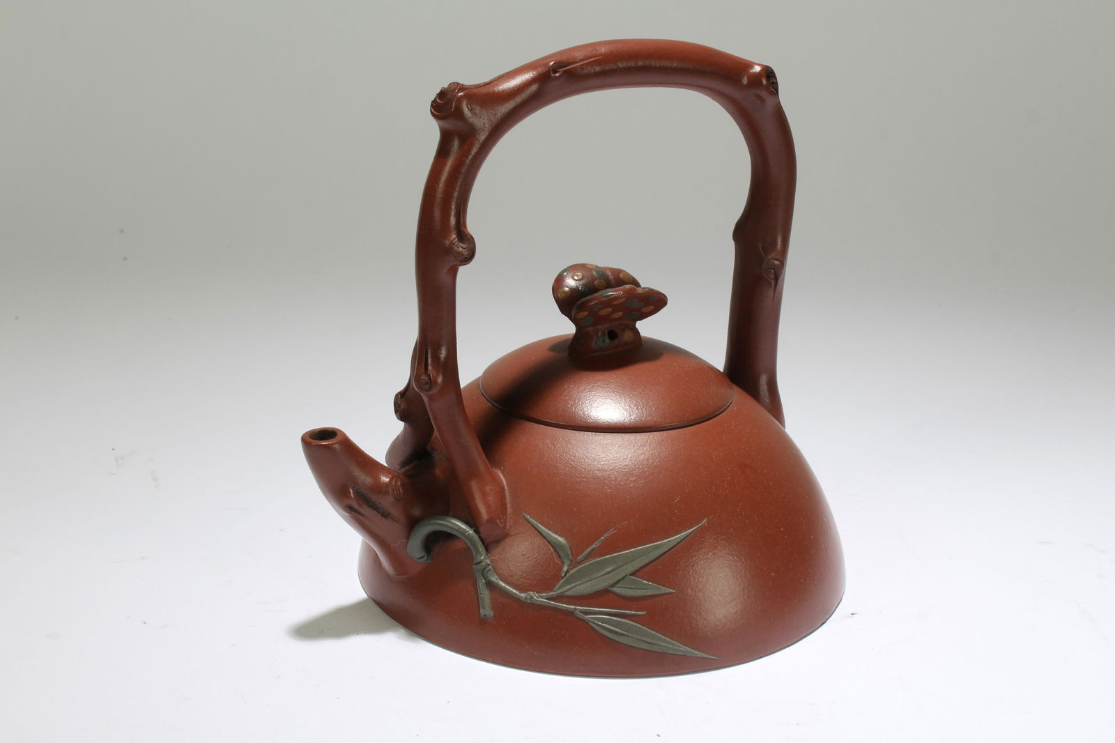 An Estate Chinese Root-fortune High-handled (1 of 5)