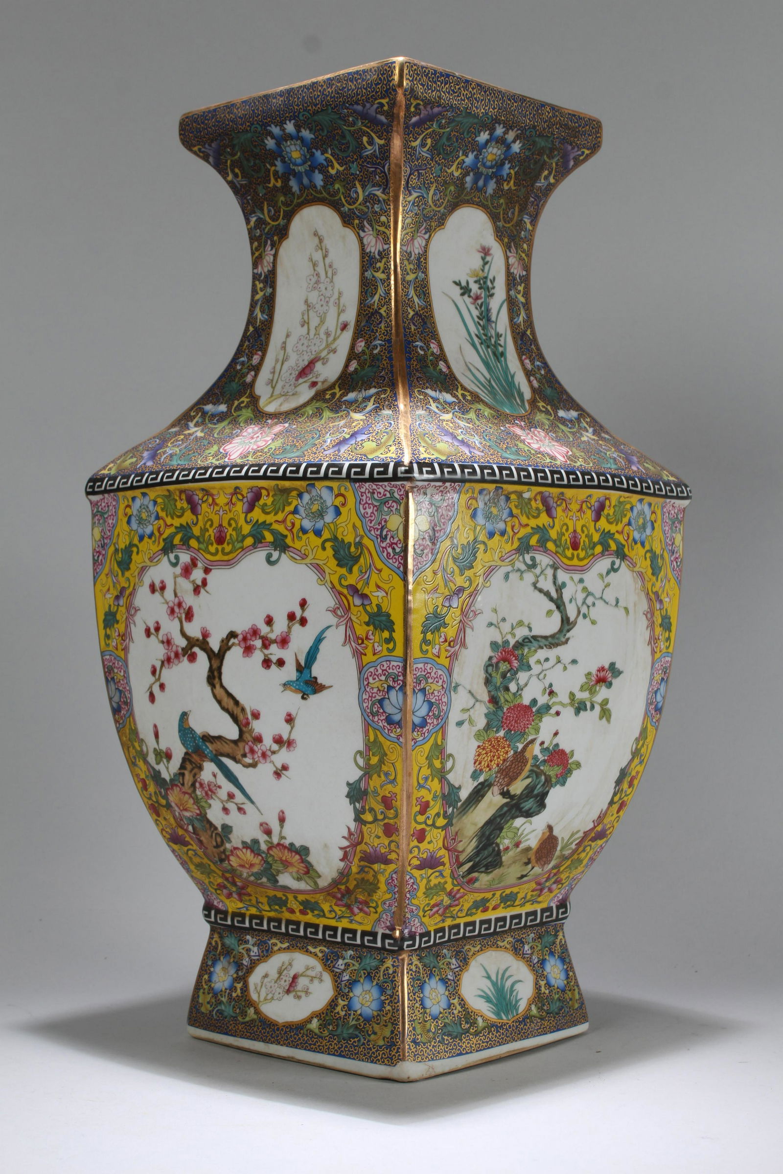 An Estate Chinese Square-based Nature-sceen Massive (1 of 6)