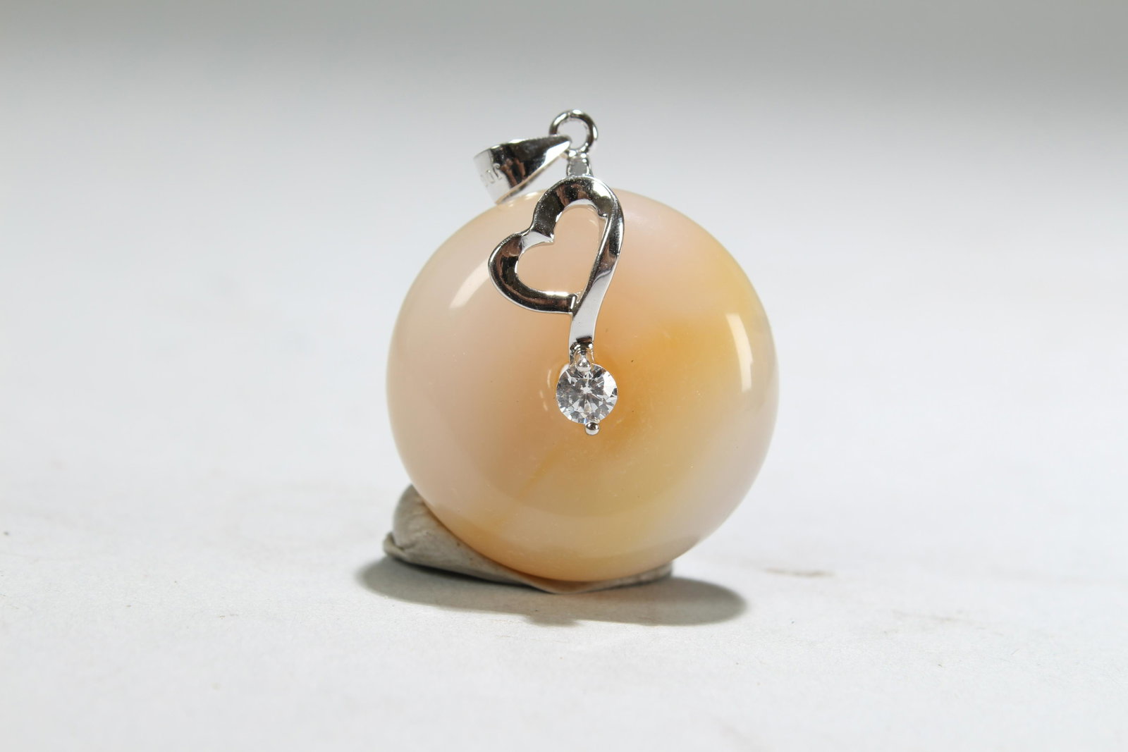 An Estate Chinese Jade Figure: An Estate Chinese Jade Figure. Opening Diameter: 1 (inch).
