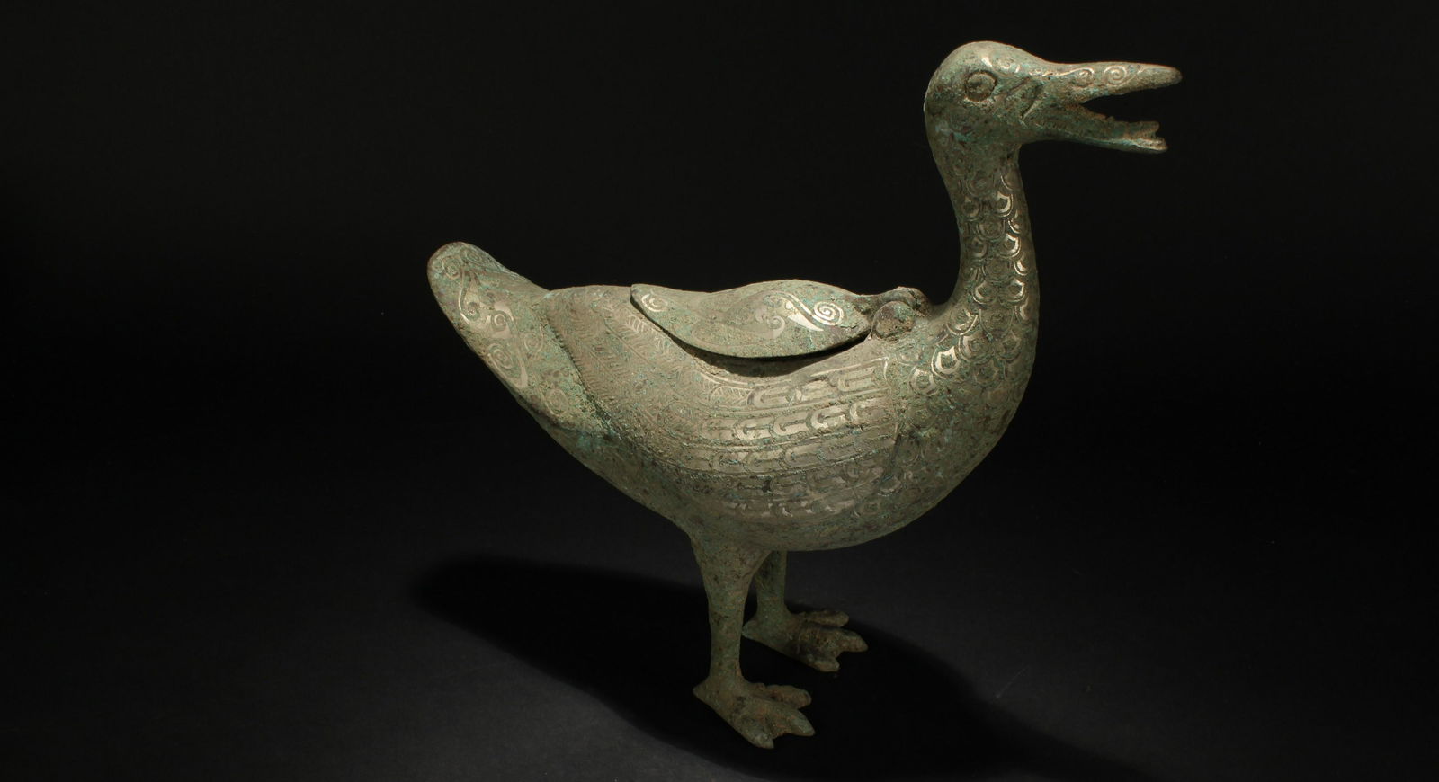 An Estate Chinese Ancient-framing Lidded Bronze Vessel (1 of 4)