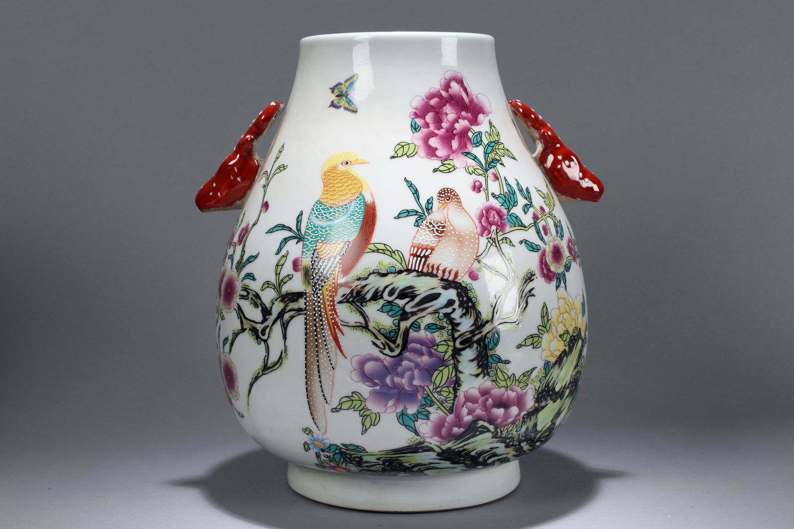 An Estate Chinese Duo-handled Nature-sceen Massive (1 of 7)