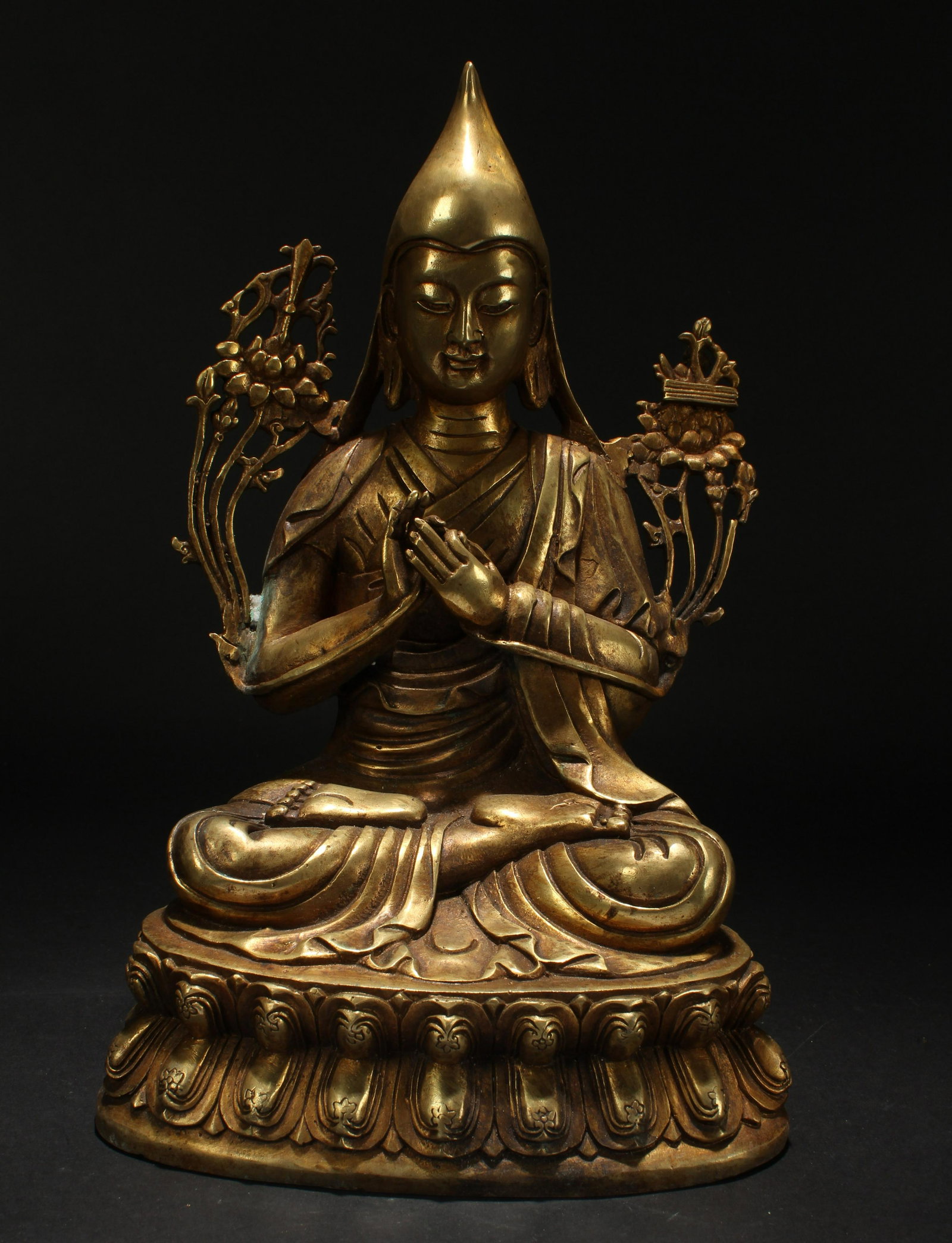 An Estate Gilt Lotus-seated Religious Buddha Statue: An Estate Gilt Lotus-seated Religious Buddha Statue . Height: 11.5 (inch).