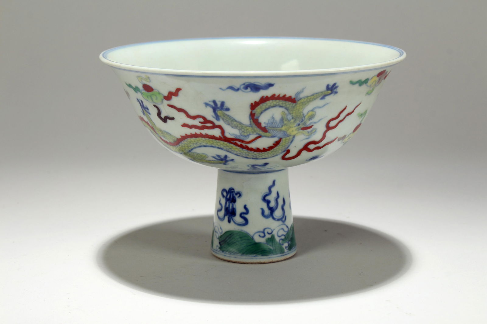 An Estate Chinese Dragon-decorating Fortune Porcelain (1 of 6)
