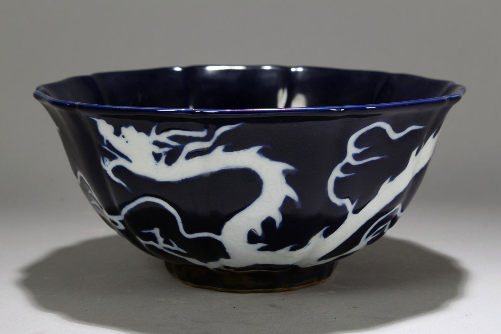 An Estate Chinese Dragon-decorating Vividly-detailed (1 of 4)