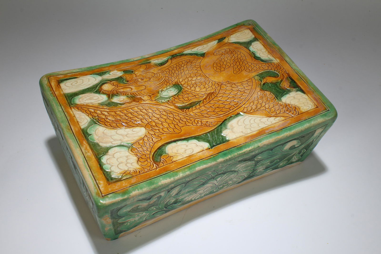 An Estate Chinese Dragon-decorating Porcelain Display (1 of 4)