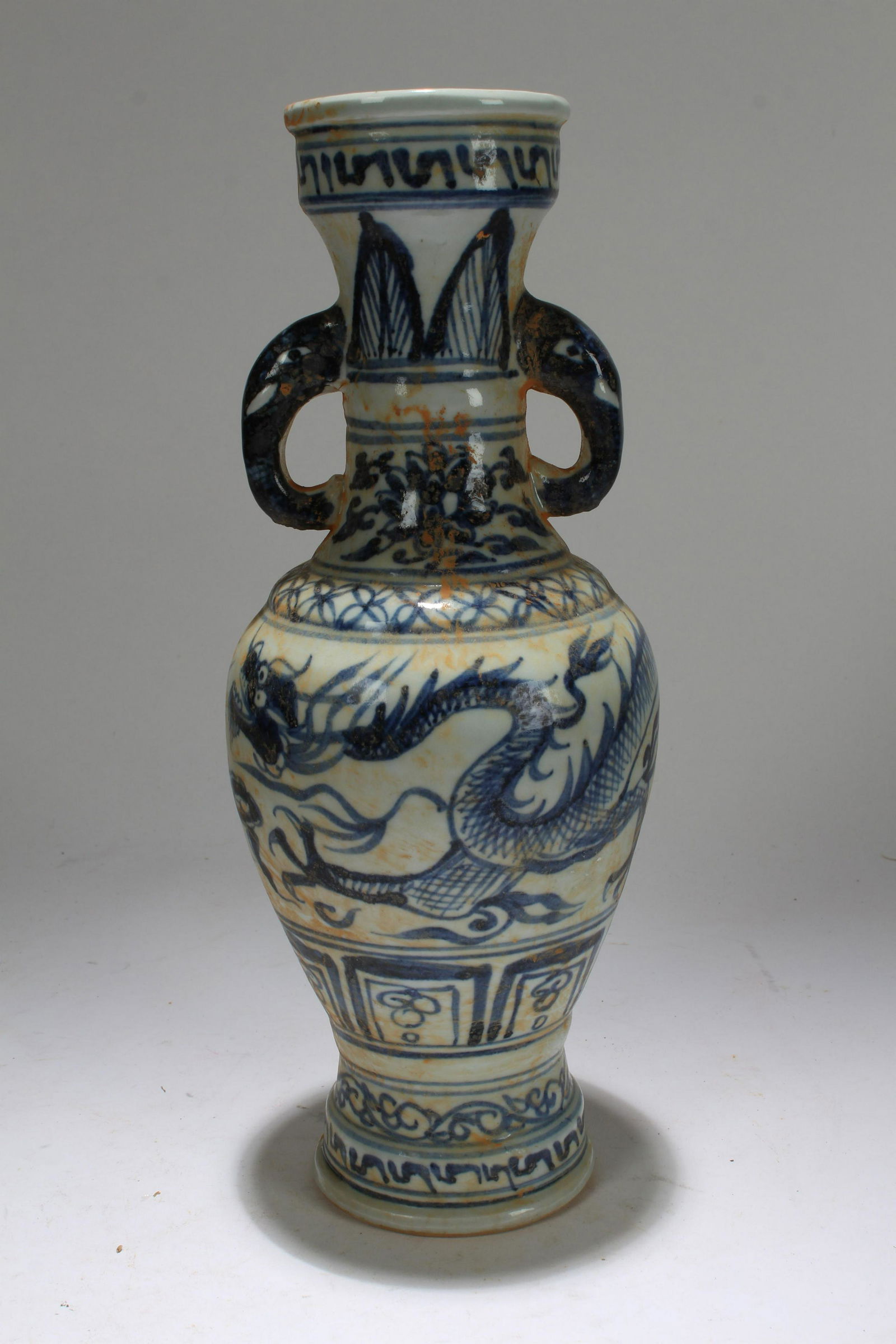 A Chinese Dragon-decorating Duo-handled Blue and White (1 of 5)