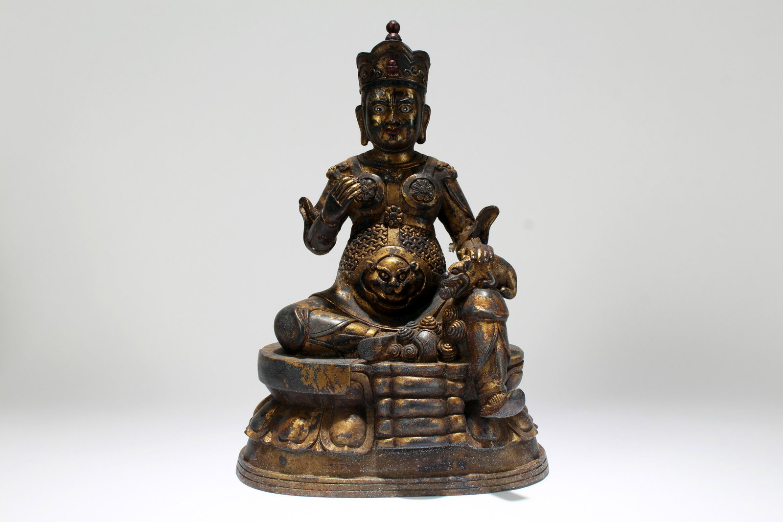 An Estate Chinese Religious Buddha Statue Display: An Estate Chinese Religious Buddha Statue Display . Height: 10.5 (inch).