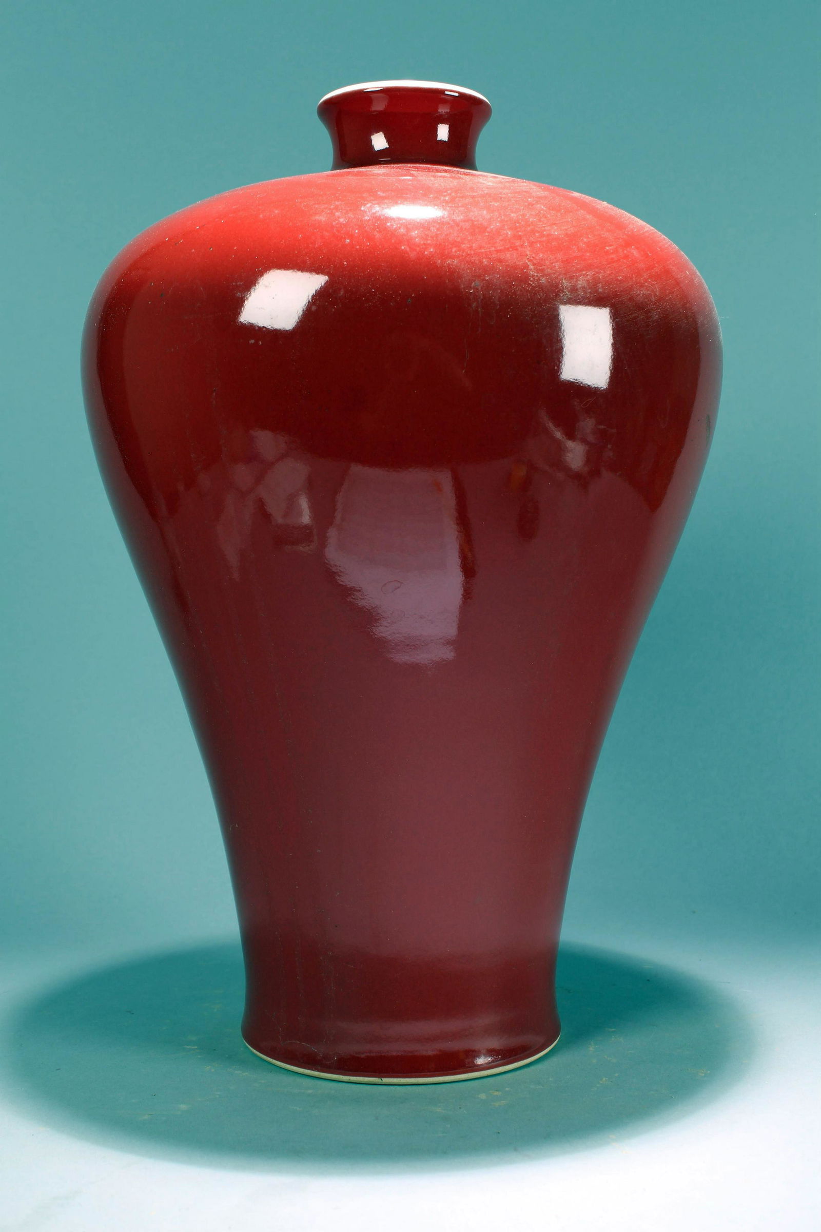 A Chinese Red-coding Massive Porcelain Vase (1 of 4)