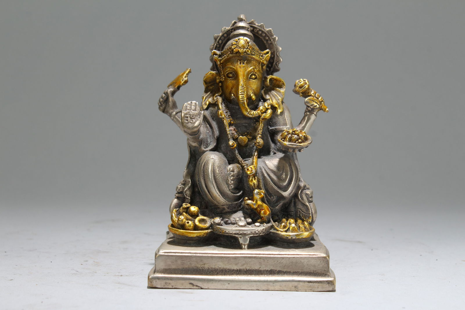 An Estate Tibetan Religious Fortune Buddha Statue (1 of 5)