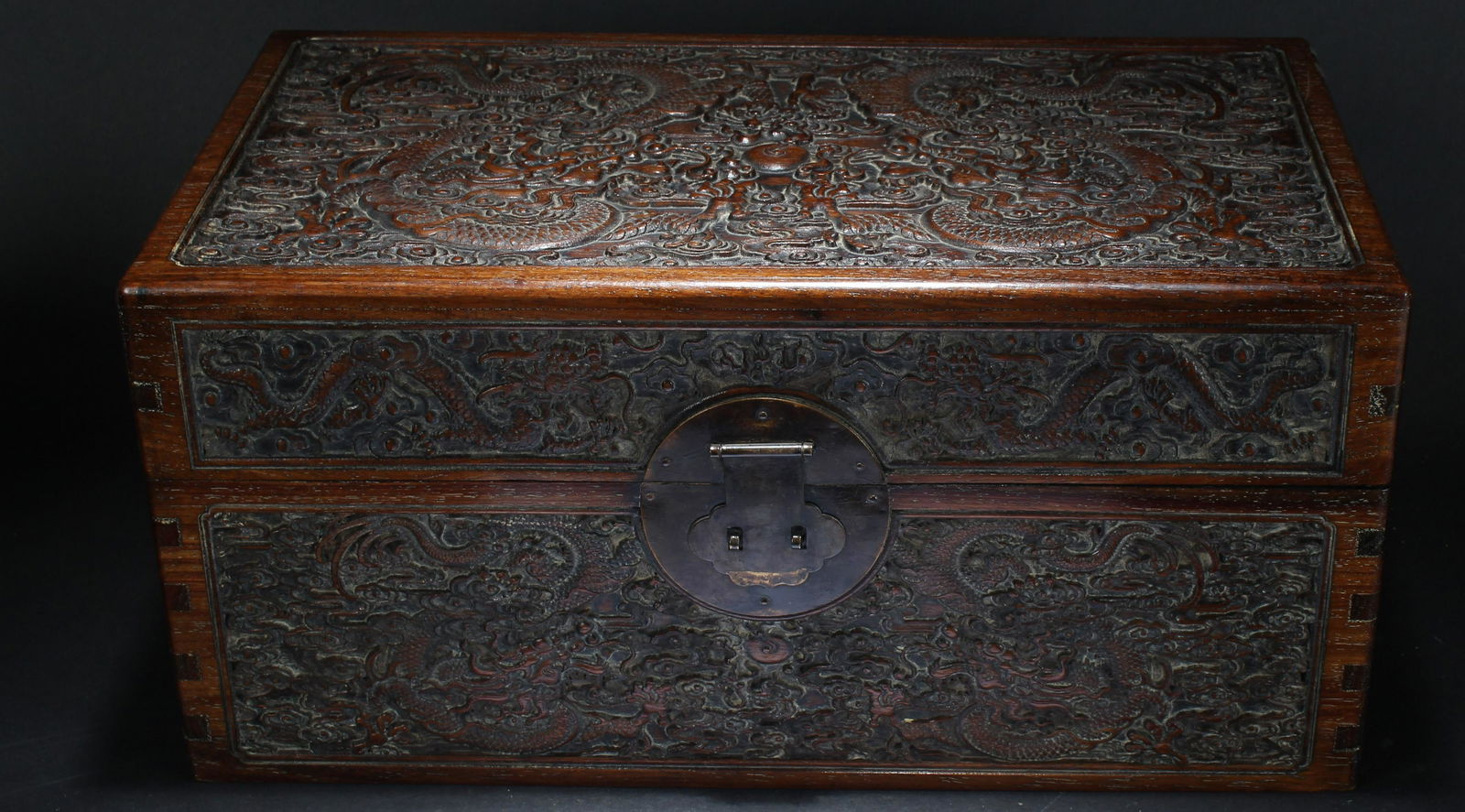 An Estate Chinese Ancient-framing Dragon-decorating (1 of 7)