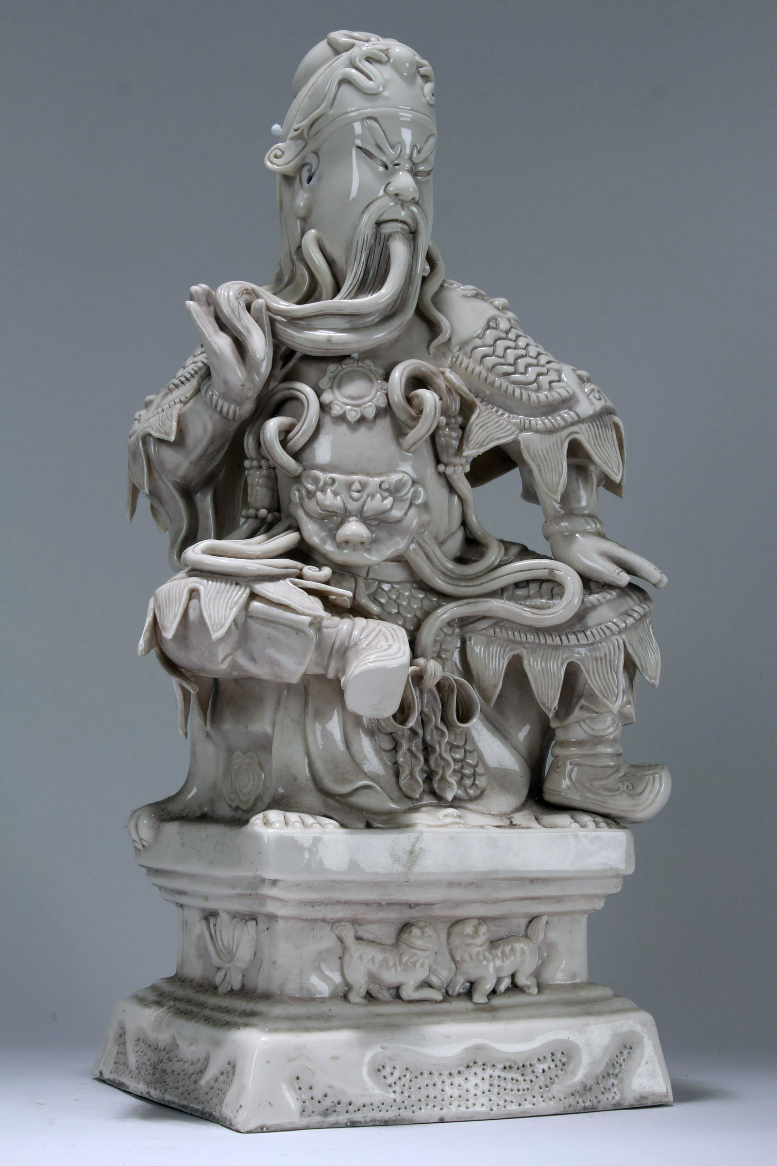 An Estate Chinese De Blac Guangong Porcelain Massive: An Estate Chinese De Blac Guangong Porcelain Massive Statue . Height: 17 (inch). Length: 7 (inch). Width: 6 (inch).