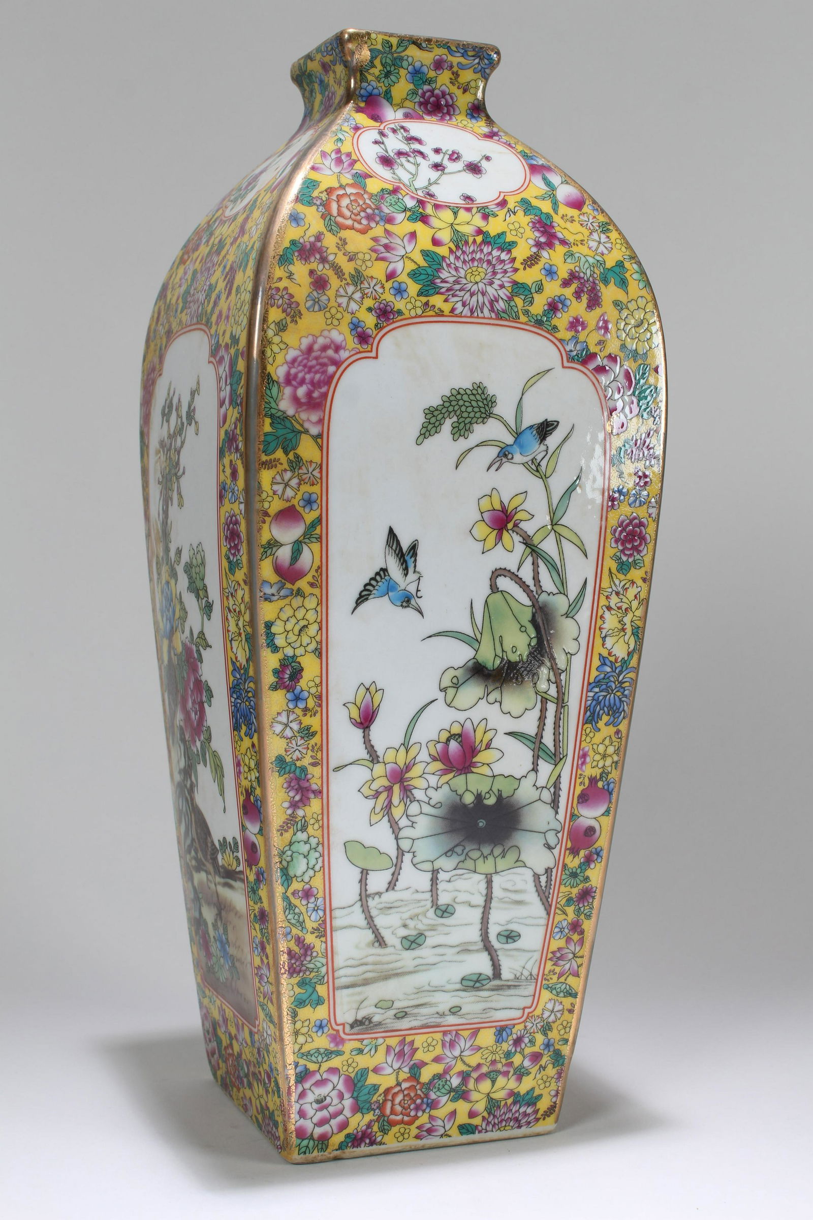 An Estate Chinese Square-based Nature-sceen Fortune (1 of 8)