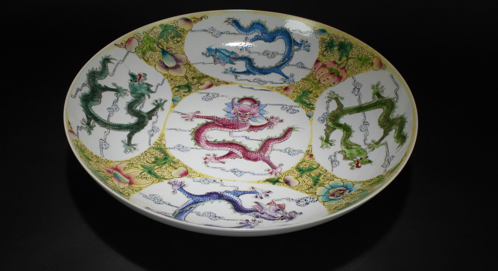 An Estate Chinese Circular Dragon-decorating Porcelain (1 of 6)
