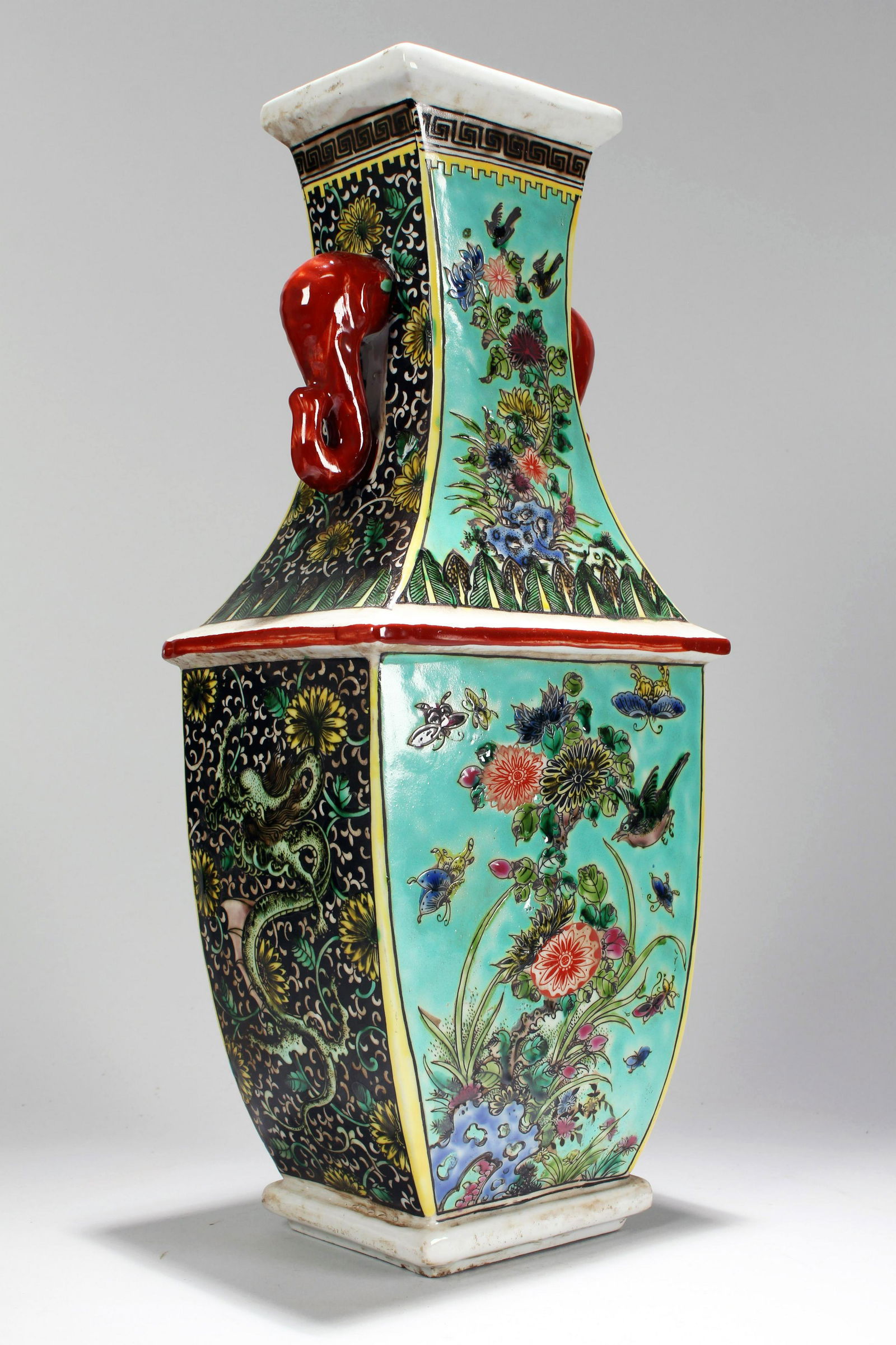 An Estate Chinese Dragon-decorating Duo-handled Massive (1 of 7)