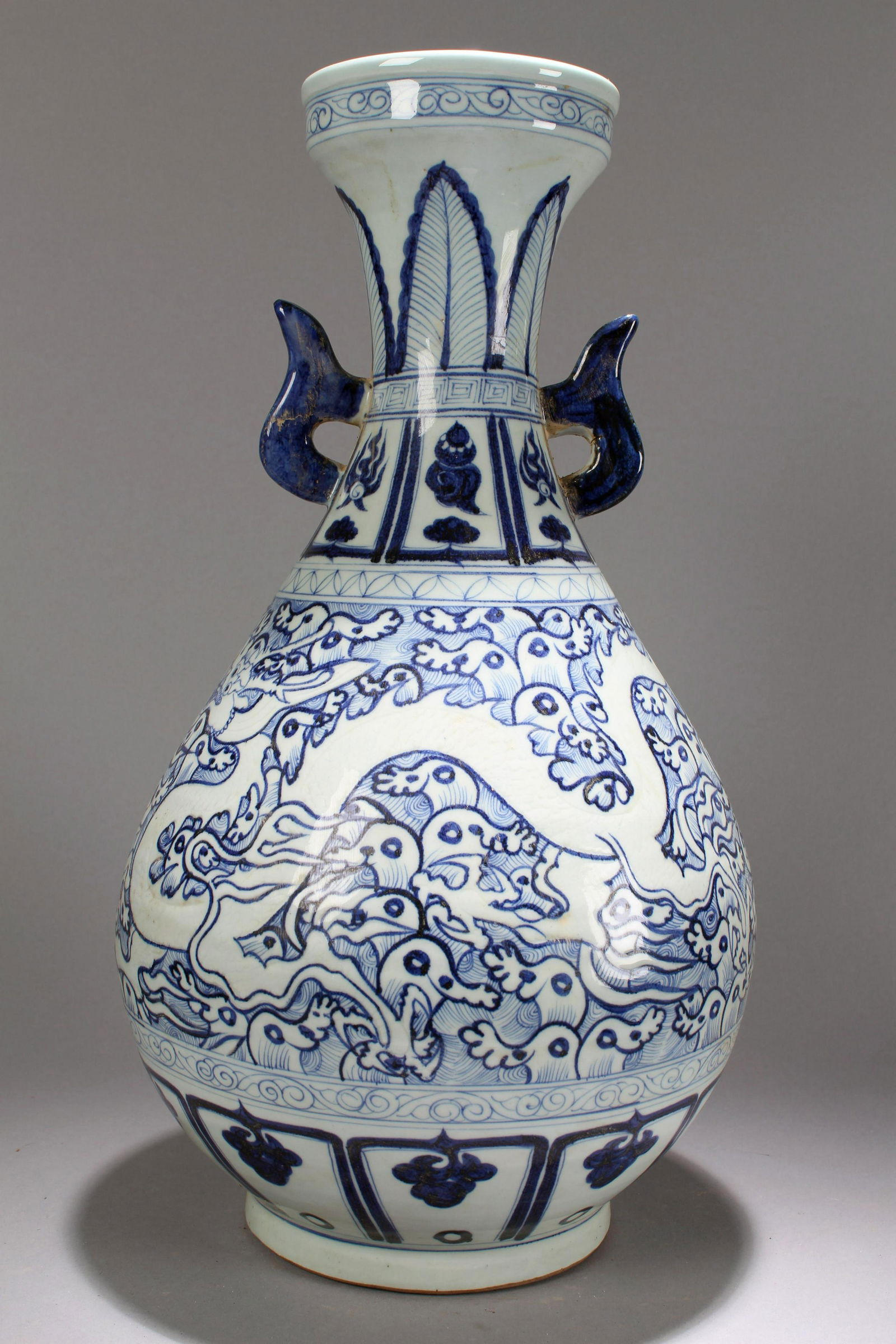 An Estate Chinese Duo-handled Dragon-decorating Blue (1 of 7)