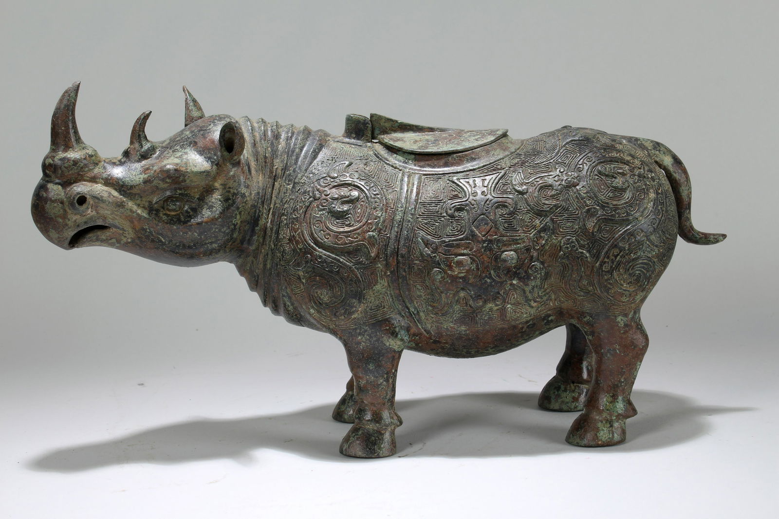 An Estate Chinese Myth-beast Ancient-framing Bronze (1 of 8)