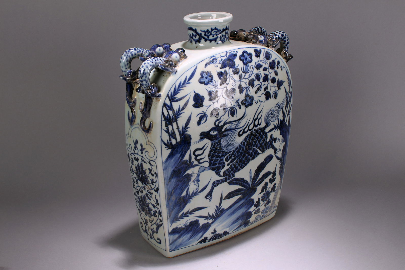 An Estate Chinese Massive Duo-handled Blue and White (1 of 8)