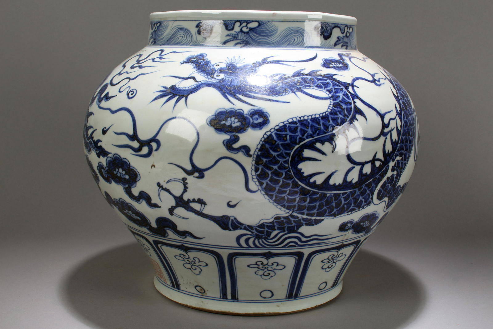 An Estate Chinese Dragon-decorating Blue and White (1 of 7)