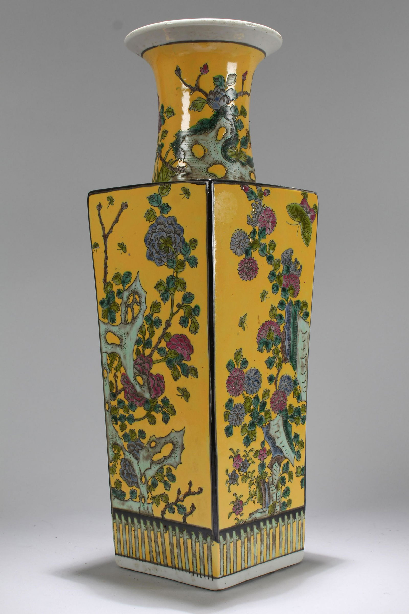 An Estate Chinese Yellow-coding Nature-sceen Fortune (1 of 7)