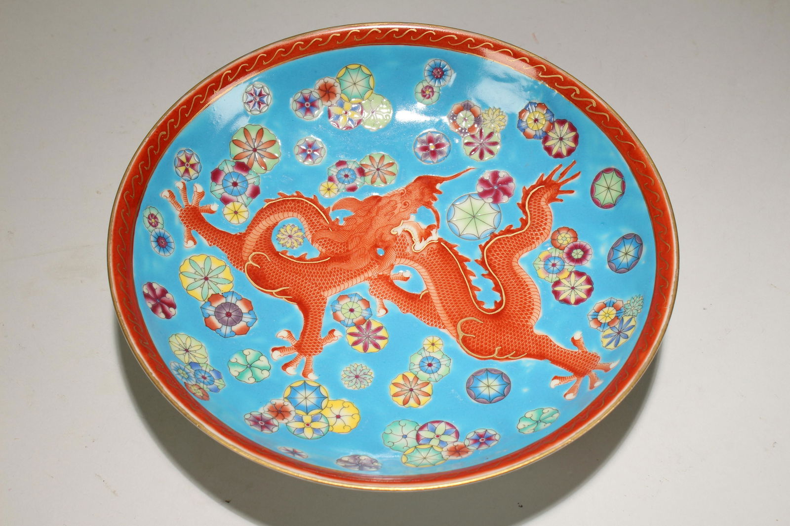 An Estate Chinese Dragon-decorating Fortune Porcelain (1 of 3)