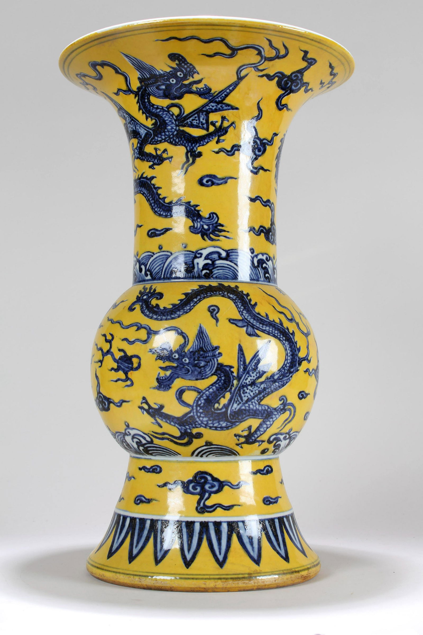 A Chinese Yellow-coding Dragon-decorating Estate (1 of 7)