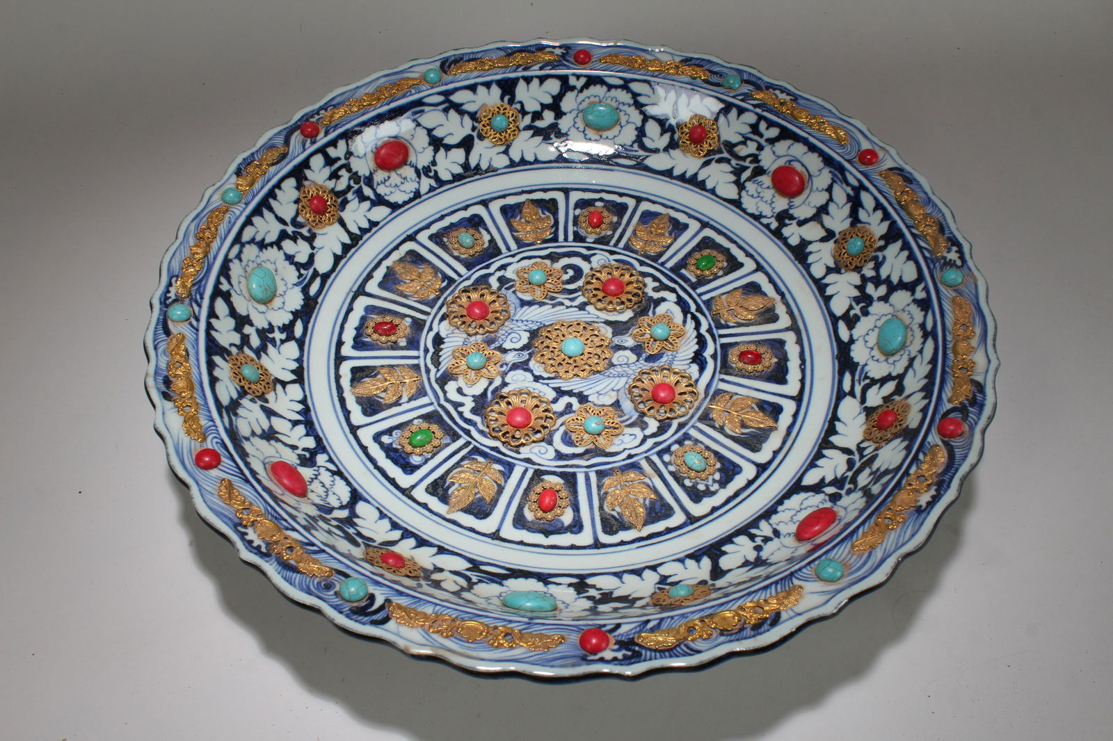 A Chinese Ancient-framing Estate Blue and White Plated (1 of 7)