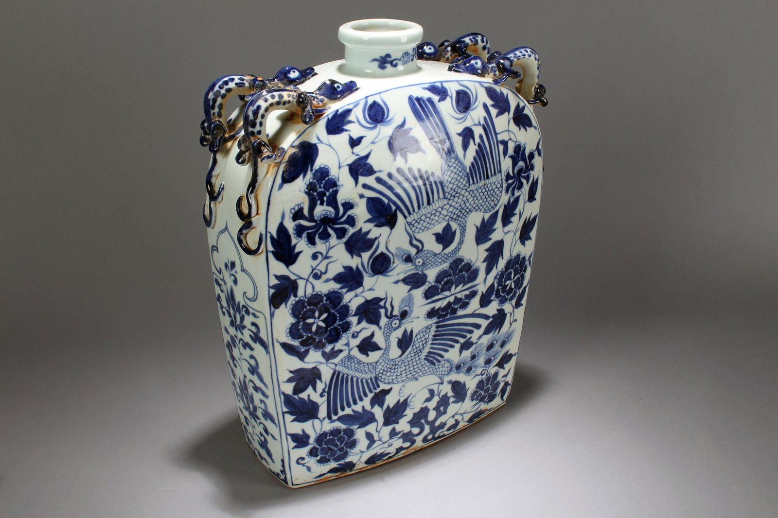 A Chinese Phoenix-fortune Duo-handled Blue and White (1 of 7)