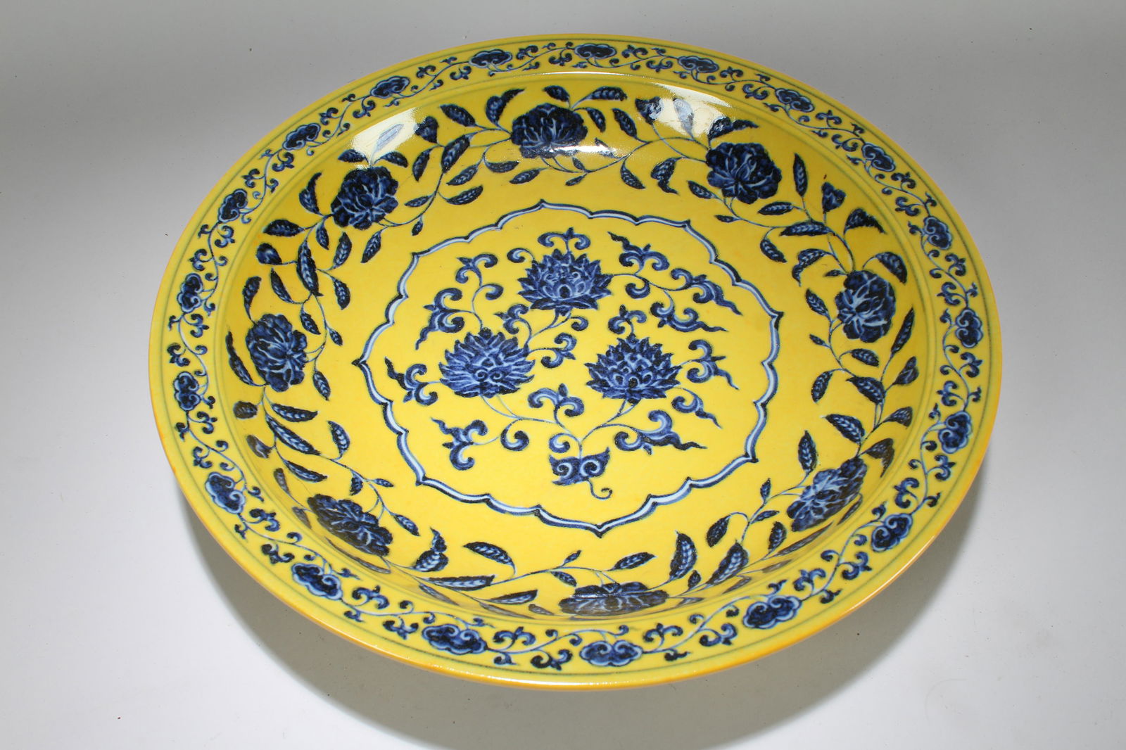 An Estate Chinese Yellow-coding Massive Fortune (1 of 6)