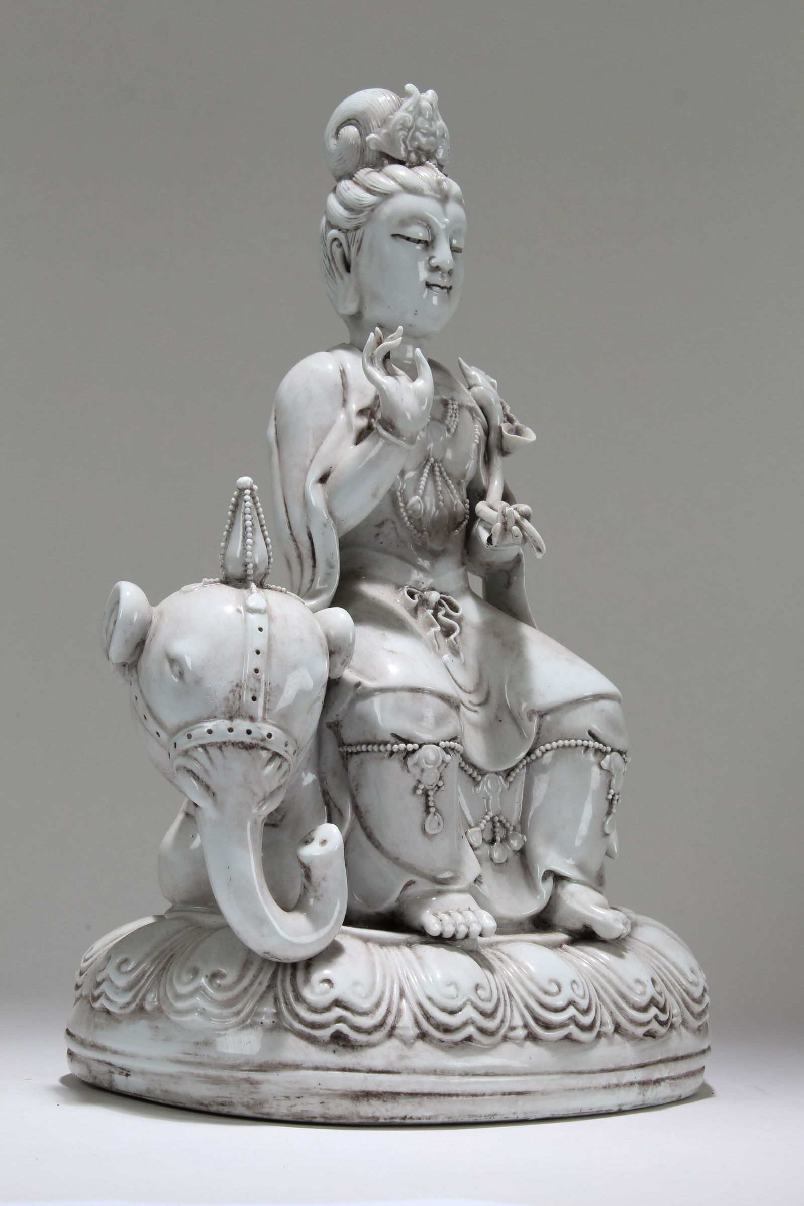 A Chinese De Blac Religious Guanyin Porcelain Statue (1 of 7)
