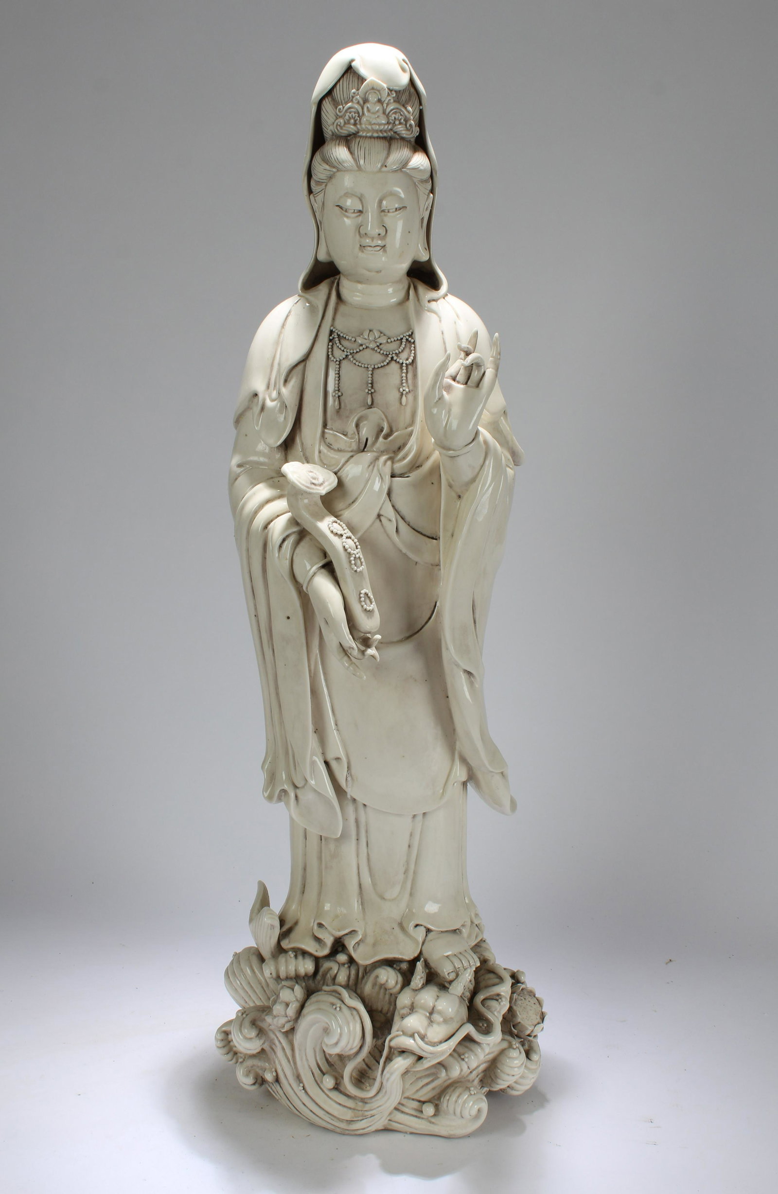 A Chinese Massive De Blac Religious Guanyin Statue: A Chinese Massive De Blac Religious Guanyin Statue . Height: 29.5 (inch).