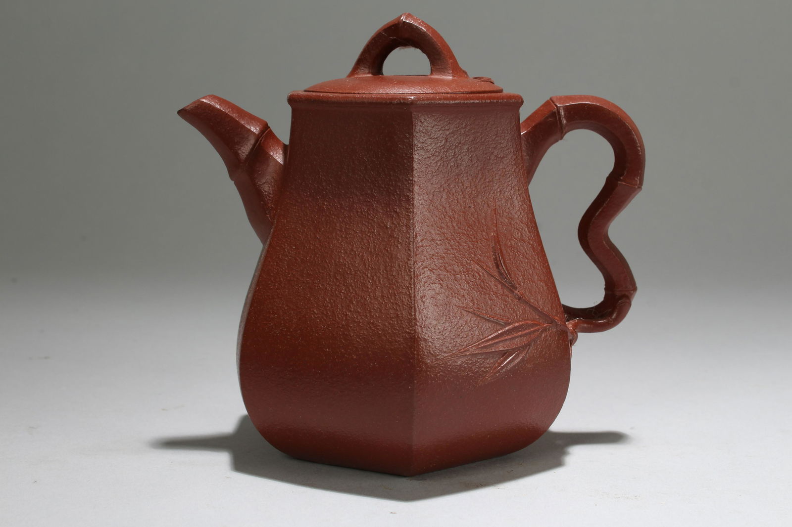 A  Chinese Tri-podded Fortune Tea Pot (1 of 5)