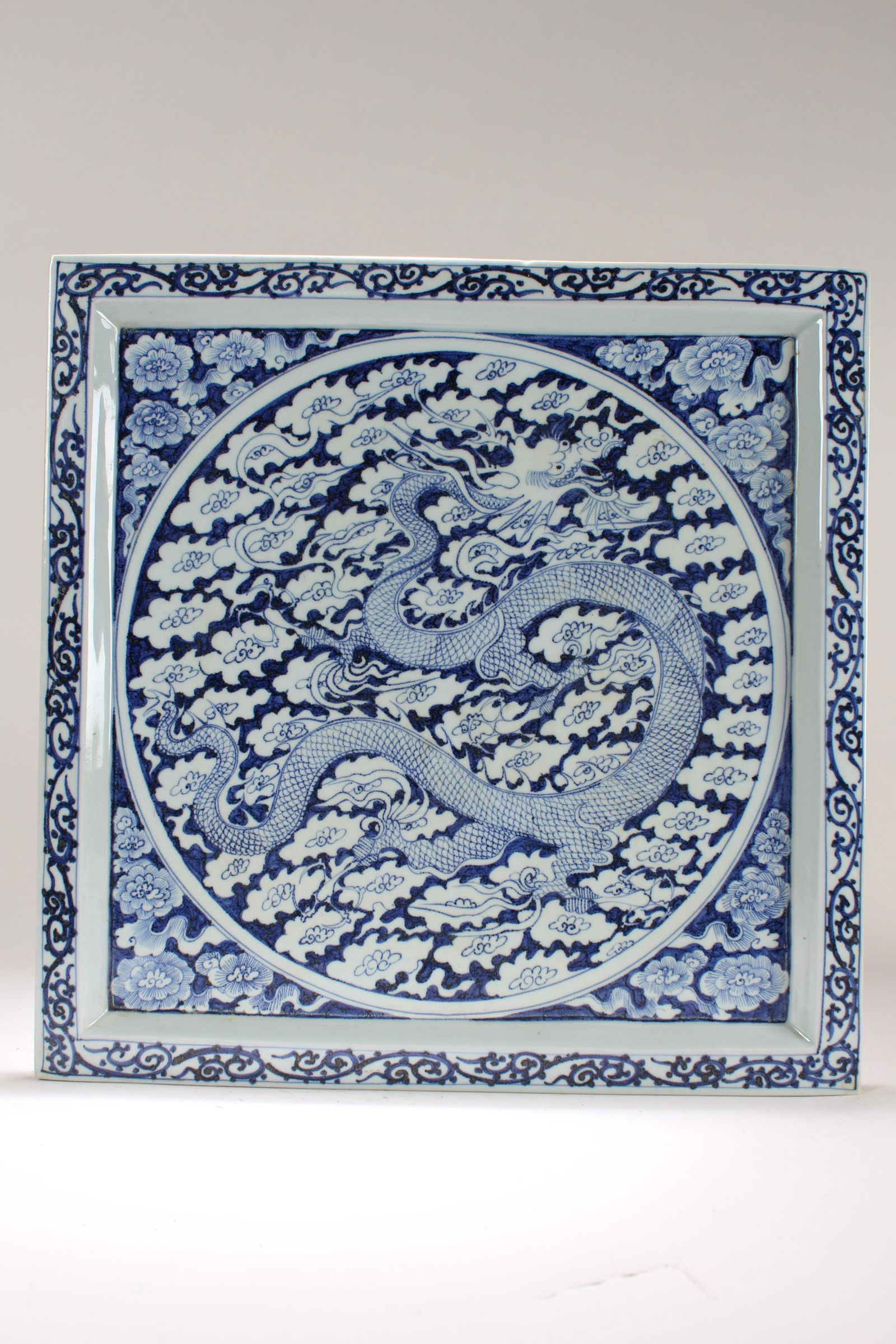 A Chinese Massive Blue and White Dragon-decorating (1 of 7)