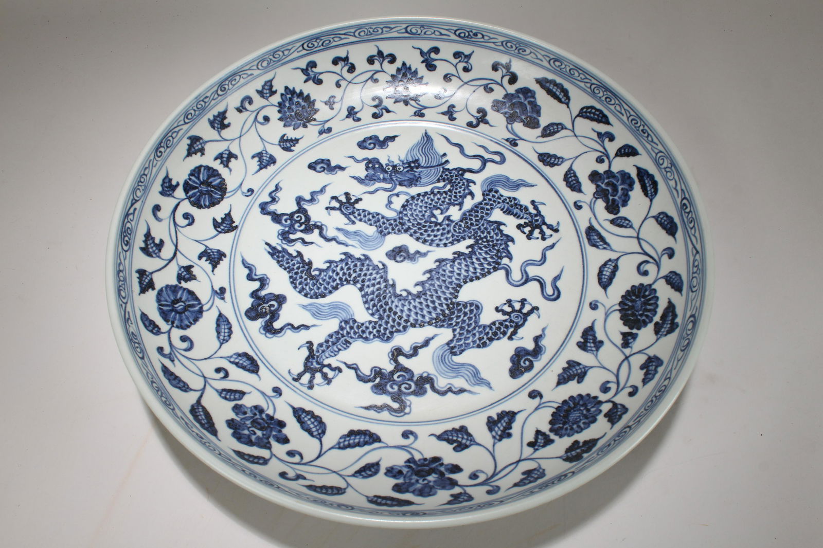 A Chinese Detailed Dragon-decorating Blue and White (1 of 9)