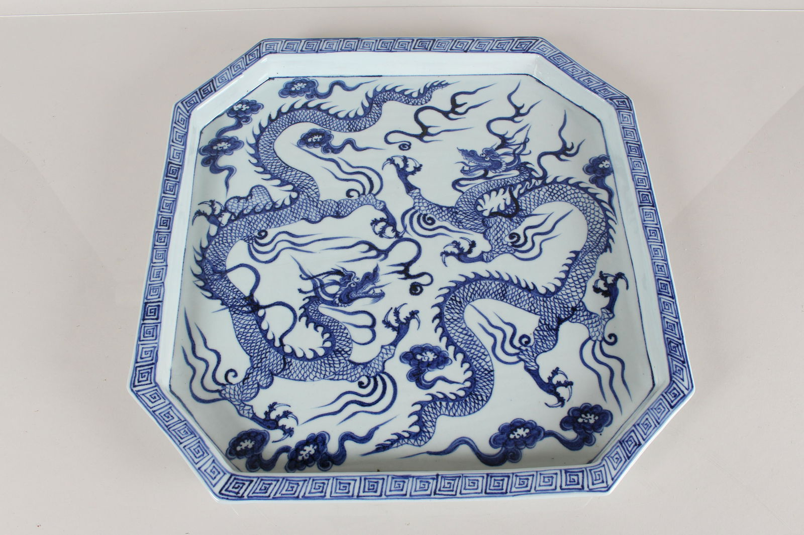 A Chinese Dragon-decorating Detailed Massive Porcelain (1 of 6)