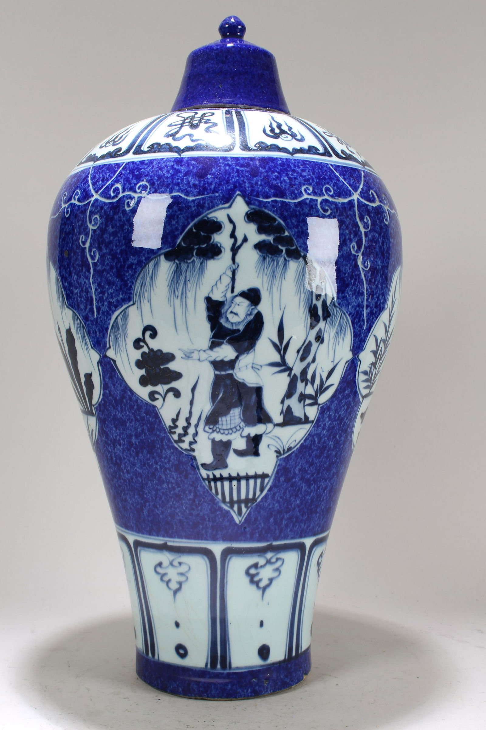 Chinese Lidded Detailed Blue-coding Porcelain Vase (1 of 8)